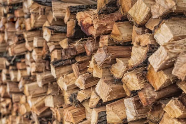 Fragrant hickory firewood is also good for cooking